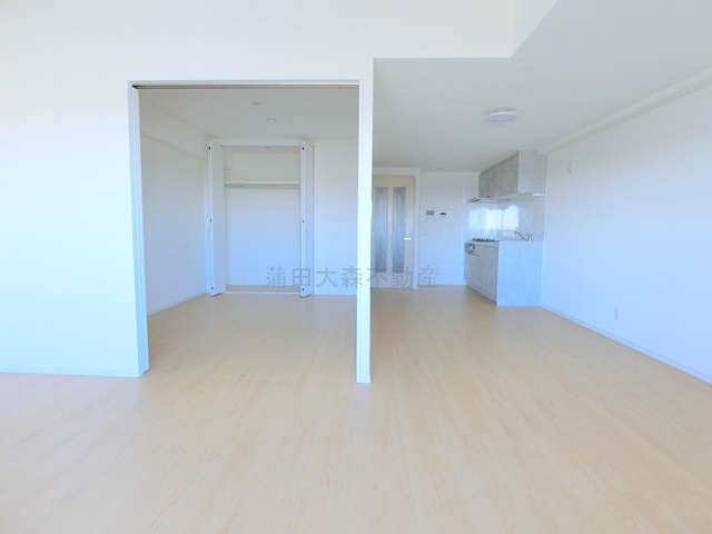 パインコート梅屋敷の居間・リビング