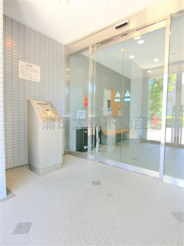 パインコート梅屋敷のエントランス|エントランス　オートロック