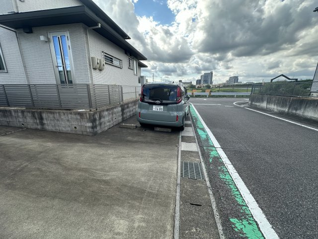 ルミエールの駐車場