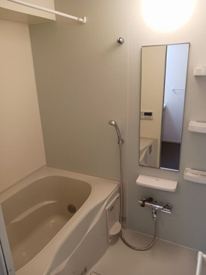 【浴室】 | アリエル・ヴィオラＣ | ゆったり過ごせるお風呂です