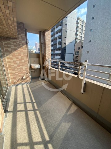 エステムコート京橋セレブⅠポーラスターのバルコニー|エステムコート京橋セレブＩポーラスター　バルコニー