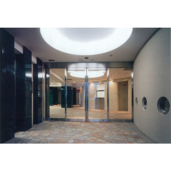 エステムコート京橋セレブⅠポーラスターのエントランス|エステムコート京橋セレブIポーラスター　エントランス