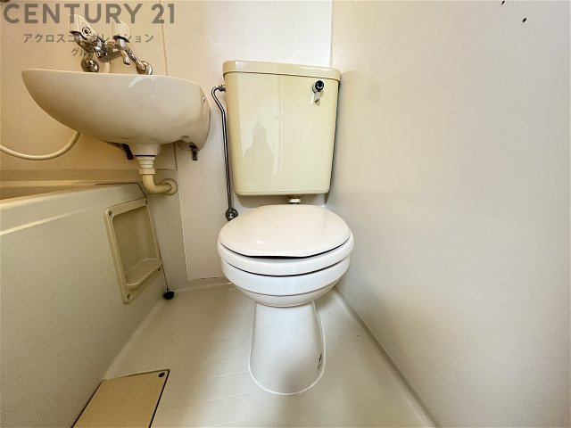 浴室内にトイレがあります☆