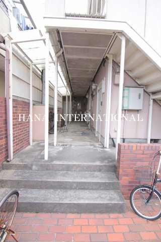 東野レインボーハウスのエントランス