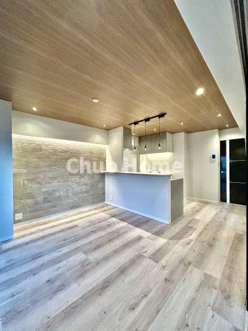 サンサーラ第2吾妻橋のキッチン|視界に広がりを生むオープンなキッチン。料理や片付けをしながら、家族との会話を楽しんだり、リビングで遊ぶ子どもを見守れます。ご見学時には家具の配置などもイメージしながらぜひご覧になって見て下さい。