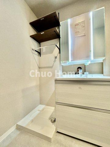 サンサーラ第2吾妻橋のランドリースペース|【ランドリースペース】担当者がスケールを持ち歩いておりますので、ご見学時には現在お使いの洗濯機などがきちんと収まるかなどもチェックして下さい。見学前に測っておくと非常に便利だと思います。