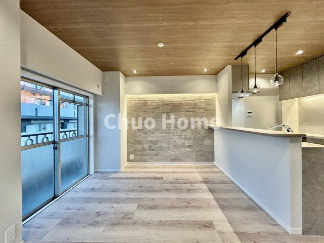 サンサーラ第2吾妻橋の居間・リビング|【居間・リビング】「ＬＤＫは家族団らんをデザイン」広いＬＤＫでは家族が集まり一緒の時間を過ごせる工夫がされております。何気ない一日の当たり前のひとコマがいつか一生の宝物になります