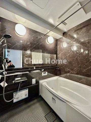 サンサーラ第2吾妻橋の浴室|【バスルーム】暖房換気乾燥機付きシステムバスルーム。暖房・冷風・換気・乾燥など、毎日を快適に過ごせるうれしい機能が揃っています。雨の日の洗濯物も安心です。