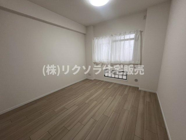 イトーピア香里園ヴァルコートの洋室|洋室6.0帖
■物件内覧・資金計画相談・住宅ローン相談、リフォーム相談、お問合せ受付中■
※当日・翌日のご内覧、ご相談はお電話でのお問合せがスムーズです！