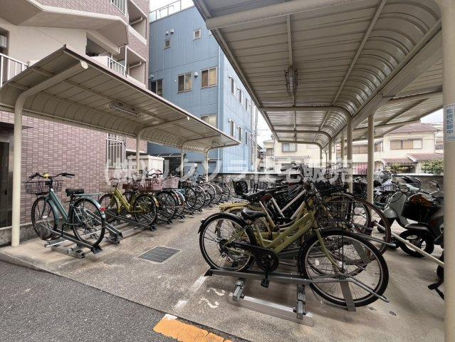 イトーピア香里園ヴァルコートの駐輪場|■物件内覧・資金計画相談・住宅ローン相談、リフォーム相談、お問合せ受付中■
※当日・翌日のご内覧、ご相談はお電話でのお問合せがスムーズです！