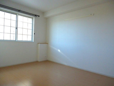 【内装】 | グローリア | 内装は落ち着いています