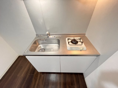 【キッチン】 | リアライズ新大阪駅東 | コンパクトなキッチンで掃除もラクラク