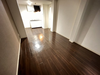 【居間・リビング】 | リアライズ新大阪駅東 | 使いやすい洋室です