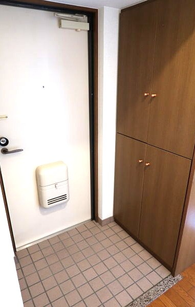 フレンドビル２１の玄関