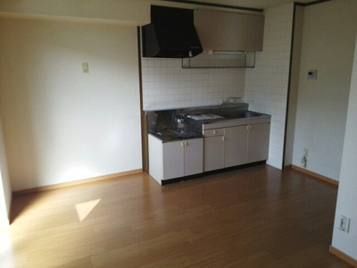 【居間・リビング】 | ボナール山の手パートⅡ | ゆったりとしたリビングです