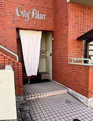 シティパレス篠のエントランス