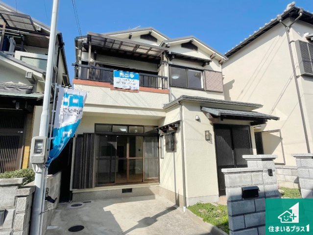 伊丹市荻野　中古一戸建ての外観|周辺は落ち着いた街並みの住宅地！子育てがしやすい住環境です！気になることがありましたら、お気軽にお問い合わせください！