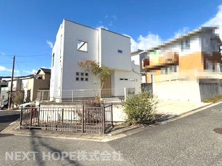 【外観】 | 平成２６年３月建築！令和７年７月室内リフォーム済み♪お待たせ無しで即ご入居していただけます！！ぜひ一度ご覧ください！！
