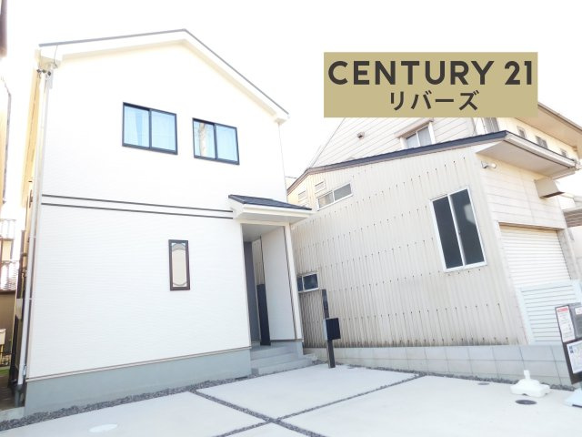 北名古屋市高田寺起返の新築一戸建の外観|◇限定１棟◇　　新価格！！いつでも見学出来ます♪（お問合せ当日、平日、水曜、夜間でもＯＫ）　駐車並列２台ＯＫ！　南面に人工芝の庭付き♪　広いリビン１８．５６帖♪　落ち着いた住環境♪