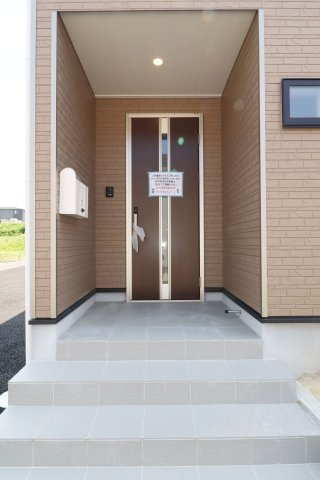 本宮市高木字金瀬　　　１号棟　　　本宮小学校、本宮第１中学区の玄関|※同社施工例