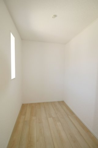 本宮市高木字金瀬　　　１号棟　　　本宮小学校、本宮第１中学区の洋室|※同社施工例