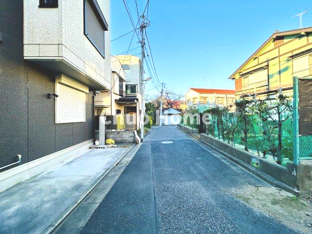 葛飾区青戸6丁目中古住宅の前面道路含む現地写真|全面道路