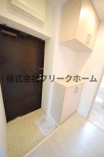 武蔵野市吉祥寺南町３丁目の賃貸マンションの玄関