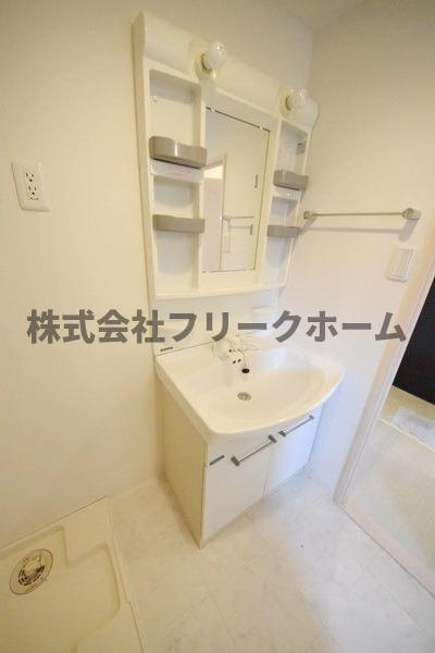 武蔵野市吉祥寺南町３丁目の賃貸マンションの洗面所