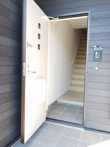 トランブルー立野　Ａの玄関