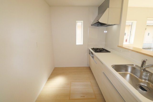 本宮市高木字金瀬　　　２号棟　　　本宮小学校、本宮第１中学区の居間・リビング