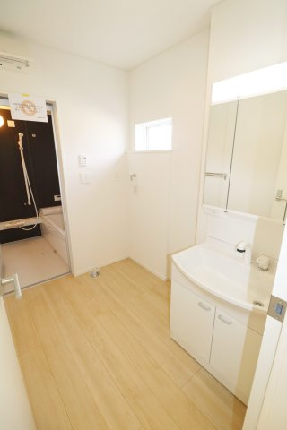 本宮市高木字金瀬　　　２号棟　　　本宮小学校、本宮第１中学区の浴室