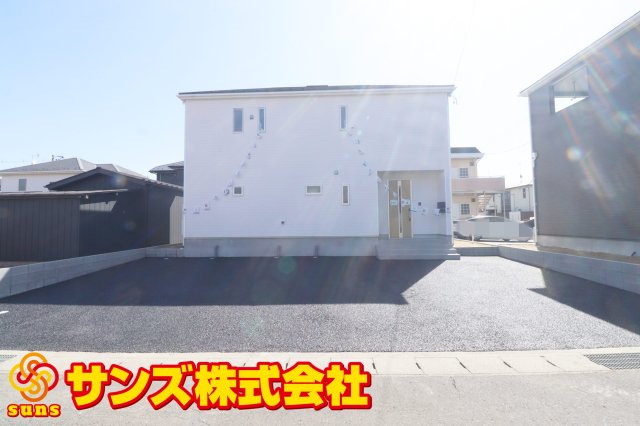 本宮市高木字金瀬　　　２号棟　　　本宮小学校、本宮第１中学区の外観|北西側から見た駐車場を含む外観♪