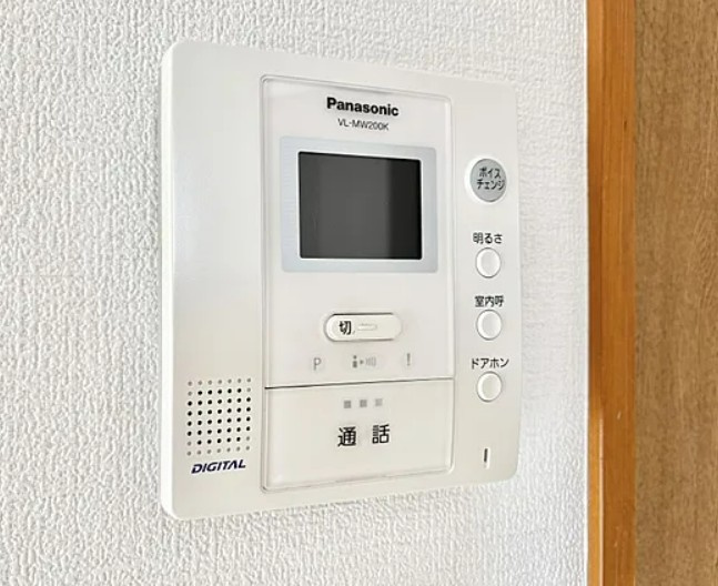 【中古】川越市的場２丁目中古住宅のセキュリティ|TVモニター付きインターフォン付きで悪質なセールスにも安心！