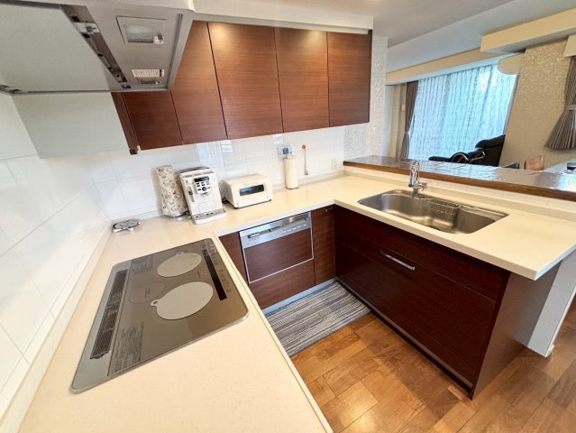 「神戸市東灘区マンション」ロジュマン住吉山手のキッチン|IHクッキングヒーター　お料理しやすいキッチンです