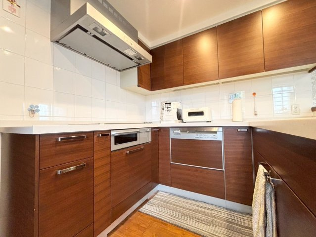 「神戸市東灘区マンション」ロジュマン住吉山手のキッチン|IHクッキングヒーター　キッチンでお料理をお楽しみください