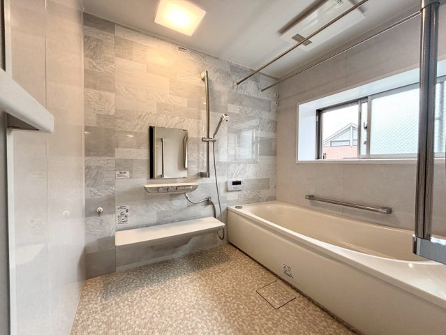 「神戸市東灘区マンション」ロジュマン住吉山手の浴室|落ち着いた空間のお風呂です