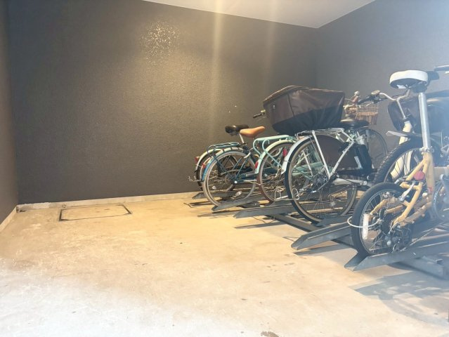 「神戸市東灘区マンション」ロジュマン住吉山手の駐輪場