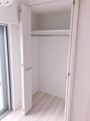 【収納】 | リヴシティ横濱新川町弐番館 | ハンガーラック付きで楽々収納