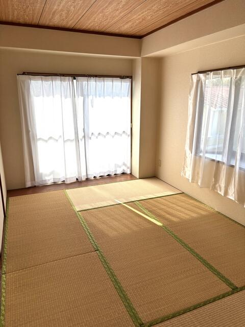 ６帖和室
