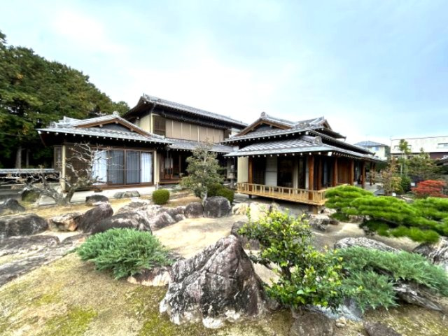 中古戸建　新城市川田　中古戸建の外観|日本家屋と日本庭園に囲まれ優雅に暮らせます