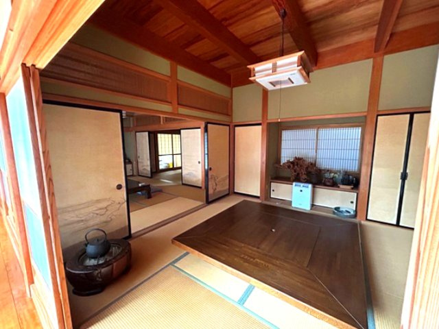 中古戸建　新城市川田　中古戸建の和室|10畳、８畳、6畳と広々続き間となる和室