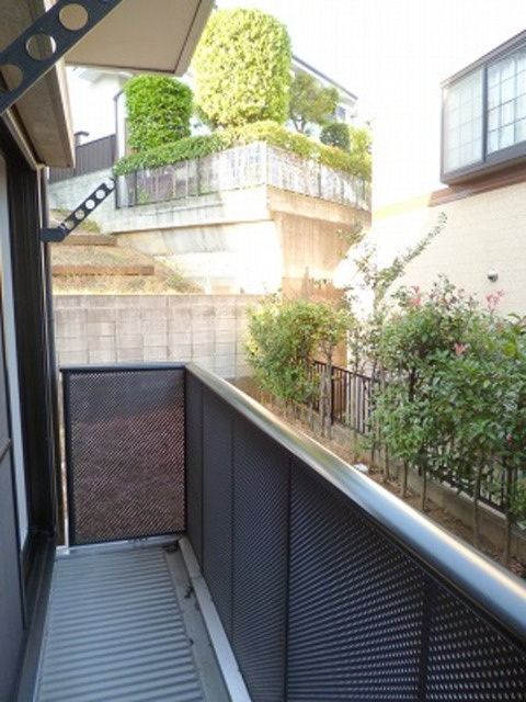 ディアスもえぎ野Ⅰ番館のバルコニー|奥行きのあるバルコニー