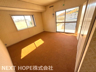 【洋室】 | 宝塚市売布４丁目中古戸建 | 2階洋室です♪二面採光で明るい室内です！！