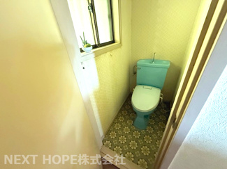 【トイレ】 | 宝塚市売布４丁目中古戸建 | トイレです♪お好きなリフォームを楽しんでみませんか？流行りのDIYにチャレンジしてみませんか？