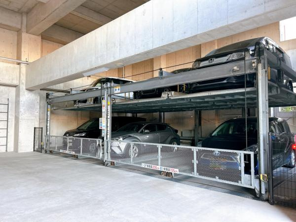 【駐車場】
