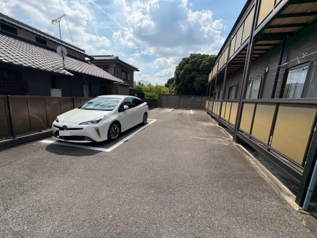 コーポ・サンシャインの駐車場