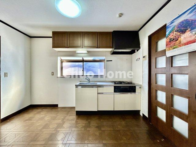 江戸川区南葛西6丁目中古住宅のキッチン|ダイニングキッチン