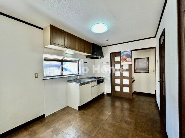 江戸川区南葛西6丁目中古住宅の居間・リビング|居間リビング