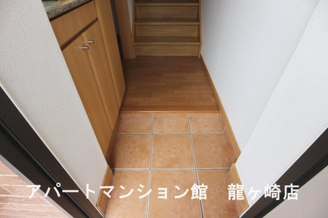 グリシーヌ・パレⅡCの玄関