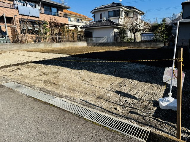 八王子市　富士見町　新築一戸建ての駐車場|～並列2台駐車可能カースペース～
